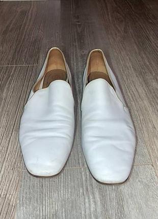 Жіночі білі шкіряні балетки від the row