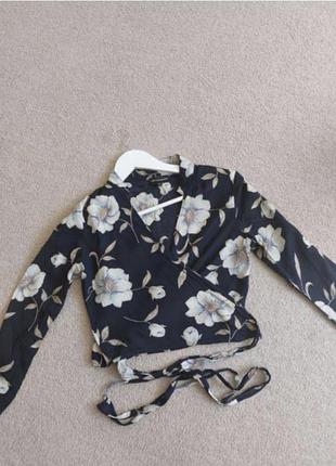 Жіночий топ на зав'язках