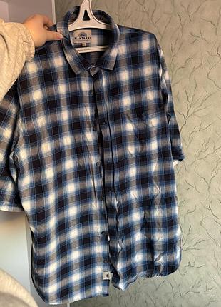 Сорочка в клітинку унісекс синя/голуба великий розмір mantaray рукав 3/4, обрізаний і вручну обережно підшитий