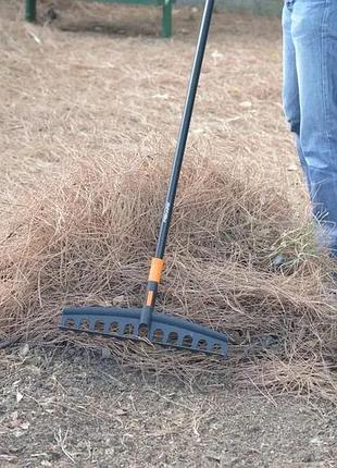 Грабли насадка универсальные fiskars solid (1014917) 5