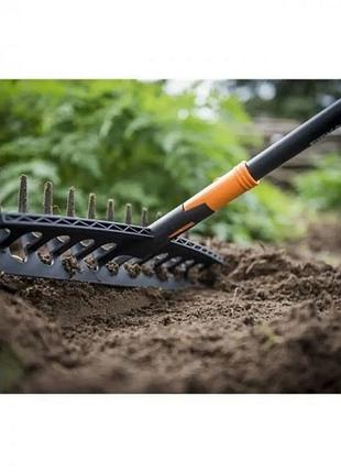 Грабли садовые универсальные fiskars solid (1003466) 5