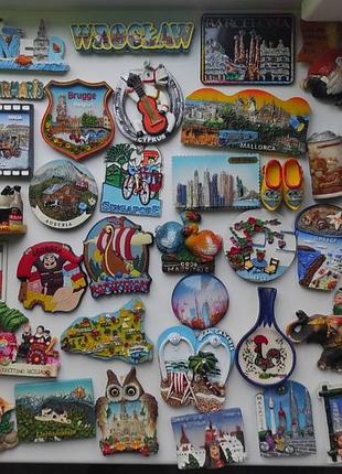 Магніти на холодильник