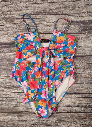 Жіночий суцільний купальник