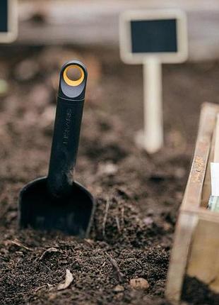 Совок садовий fiskars solid (1071899) 3