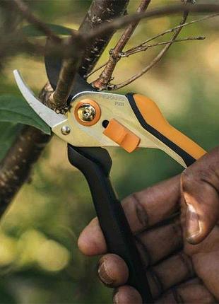 Секатор плоскостной fiskars solid p331 (1057163) 4