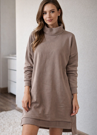 Коротка утеплена сукня кольору пудра