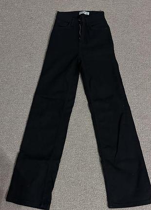 Чорні джинси