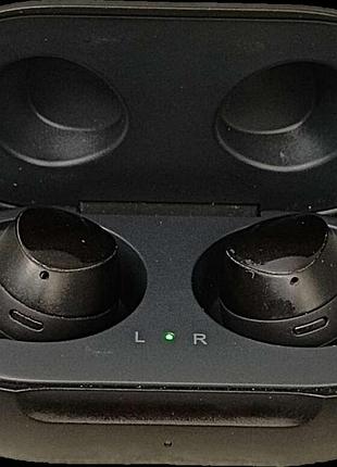 Наушники bluetooth-гарнитура б/у samsung galaxy buds (sm-r170)