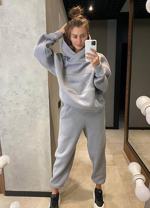 Женский костюм