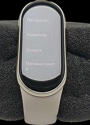 Смарт-часы браслет б/у фiтнес-браслет mi band 8