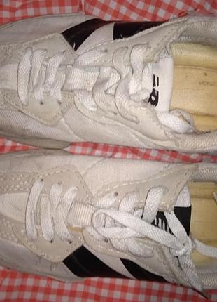 Кроссовки женские