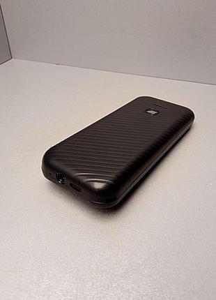 Мобильный телефон смартфон б/у 2e e240 2022 2.4" 2sim, 1000ма•год 8