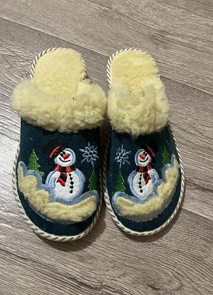 Кімнатні тапки з хутром