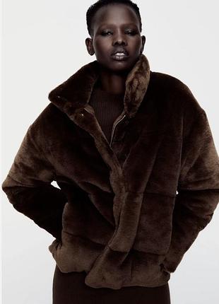 Шуба зі штучного хутра zara