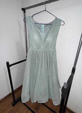 Неймовірно гарна мятна сукня