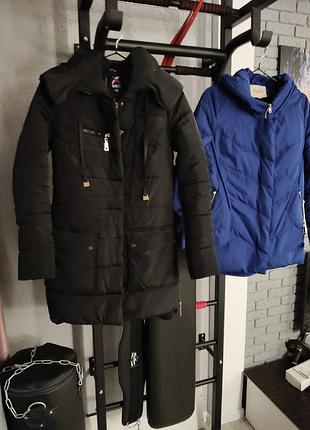 Жіночі пуховики розмір s-m колір чорний, синій