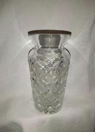 Кришталева ваза з гравіруванням