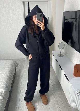 Жіночий спортивний костюм двійка теплий на флісі з капюшоном на блискавці чорний