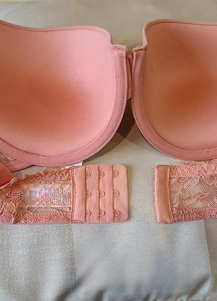 Чудовий якісний бюстгальтер з кружевними бретелями