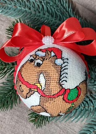 Новорічні іграшки вишиті