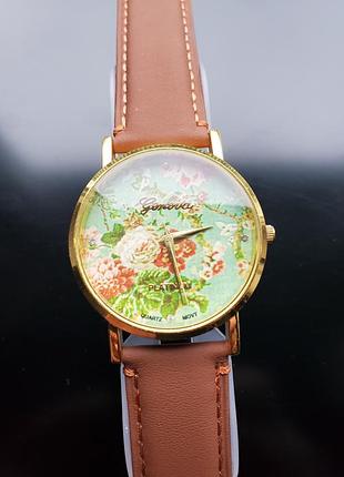 Великий кварцовий жіночій годинник з ремінцем, сток