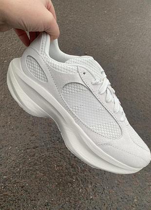 Тренувальні бігові легкі літні білі повсякденні кросівки new balance wrpd runner  43-44 розмір