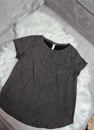 Жіноча футболка