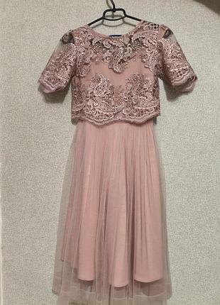 Вечірня рожева сукня
