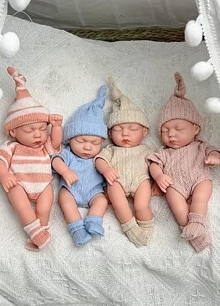 Коллекционная миниатюрная спящая кукла reborn