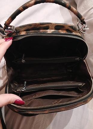 Сумочка лакова