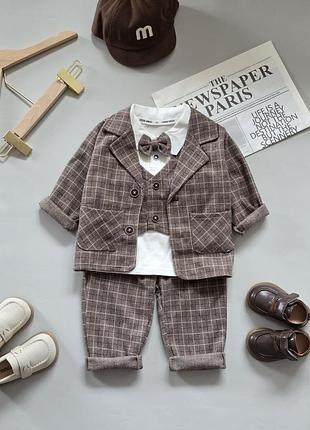 Дитячий святковий костюм для хлопчика джентльмен піджак брючки і реглан з жилеткою кроватка бабочка