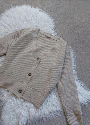 Жіночий кардиган