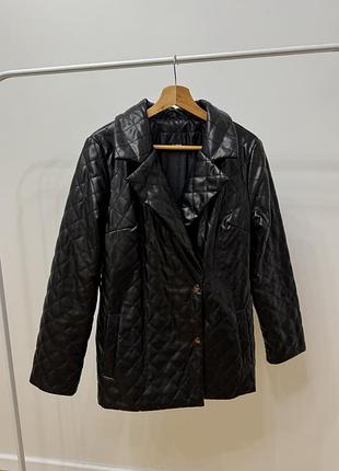 Чорна жіноча куртка стьобага екошкіра wear me