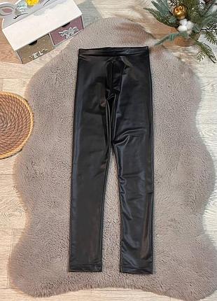 Стильные удобные лосины zara под кожу стан идеален