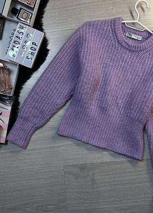 Светр вʼязаний