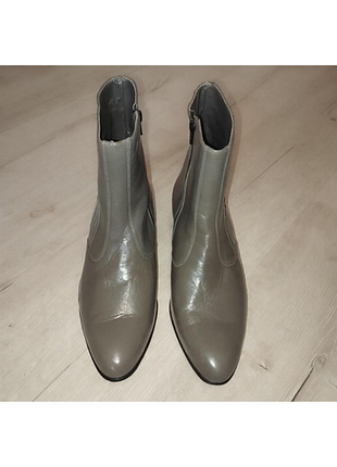 Женские кожаные ботинки итальянского бренда donattelli