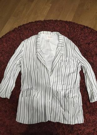 Піджак в смужку з тканини наче шовк