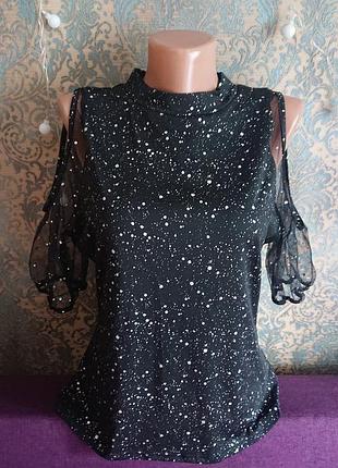 Красивая нарядная блуза р. м
