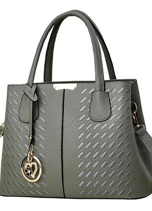 Модна жіноча сумочка з брелком. жіноча сумка з плечовим ременем для жінок