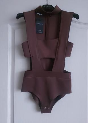 Боди коричневое, очень красивое, размер s.
