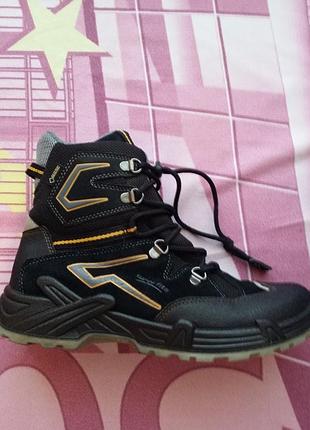 Ботинки зимние кожаные мембранные superfit gore-tex.