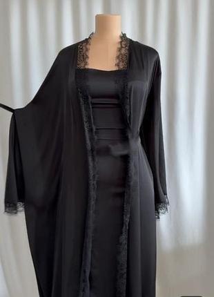 Черный длинный атласный халат