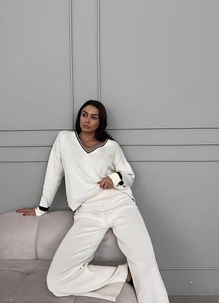 Костюм жіночий