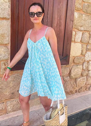 Объемное платье в ромашки эффект плиссе zara