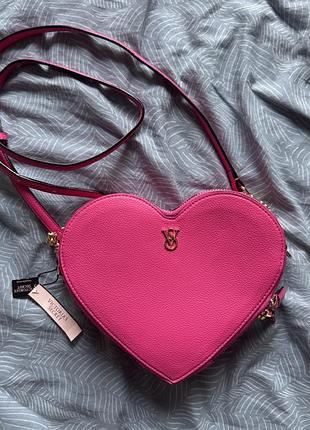 Сумочка heart crossbody victoria's secret