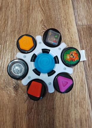 Игрушка развивающая baby einstein curiosity clutch