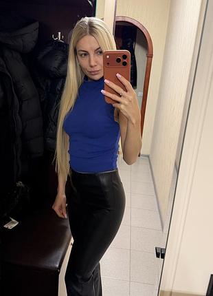 Синя футболка під горло без рукавів у рубчик zara розмір xs/s