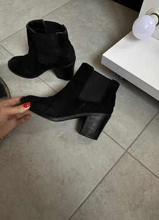 Ботильйони жіночі демісезонні розмір 37 черевики на підборах замшеві челсі