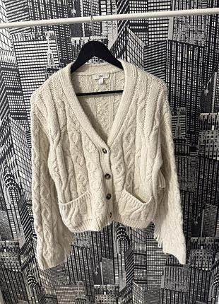 Вʼязана жіноча кофта з бахромою m&s светр кардиган на ґудзиках з бахромою на рукавах