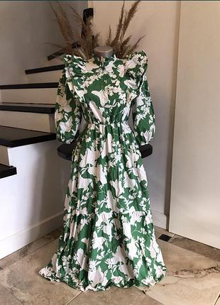 Дуже гарна сукня плаття